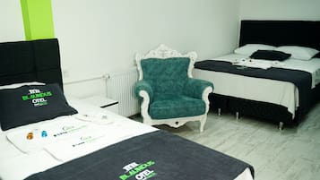 Hypo-allergenic bedding, Select Comfort beds, free minibar, free WiFi