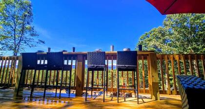 Sparrow Hawk Nest- Luxury Mountain View Tiny Home!