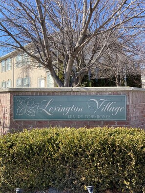 Property grounds - Luxury five bedroom townhouse! Great location just off of Main Street! (Logan)