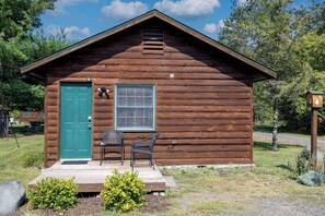 Exterior - Wannigan Point Cabin #1 (Taylors Falls)
