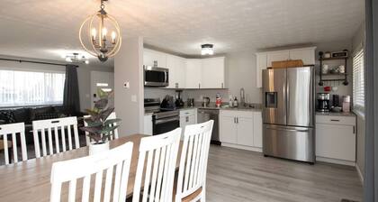 Central Location-Patio-Fenced Yard-Pet Friendly