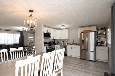 Central Location-Patio-Fenced Yard-Pet Friendly