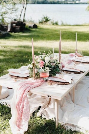 Outdoor banquet area - Wannigan Point Cabin Resort (Taylors Falls)