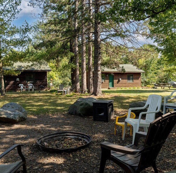 Property grounds - Wannigan Point Cabin Resort (Taylors Falls)