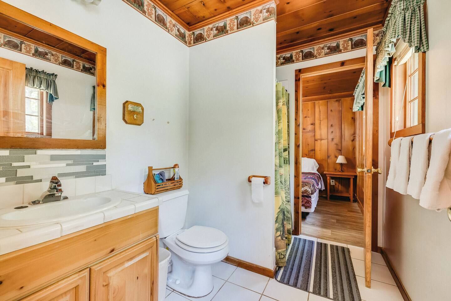 Handdukar, tvål, schampo och toalettpapper