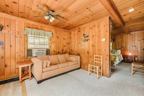 Living area - Wannigan Point Cabin #4 (Taylors Falls)