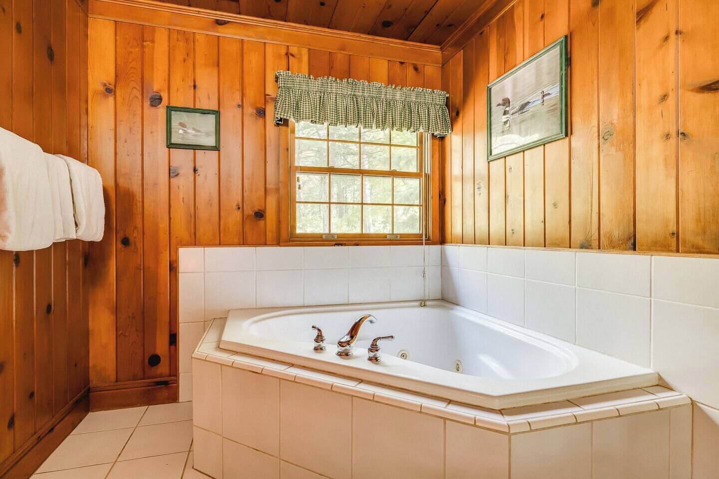 Handtücher, Seife, Shampoo, Toilettenpapier