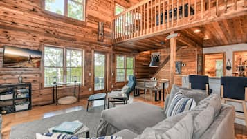 Televisión, chimenea, futbolito