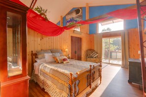 2 habitaciones, escritorio, internet y ropa de cama 