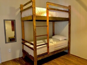 Kolmen hengen tavanomainen huone | 1 makuuhuone, ylelliset vuodevaatteet, yksilöllisesti sisustettu