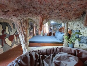 Design Quadruple Room | Desk, WiFi, bed sheets