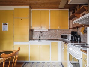 Kühlschrank, Mikrowelle, Ofen, Toaster