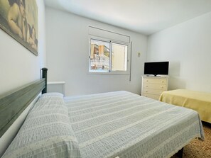 3 habitaciones y ropa de cama