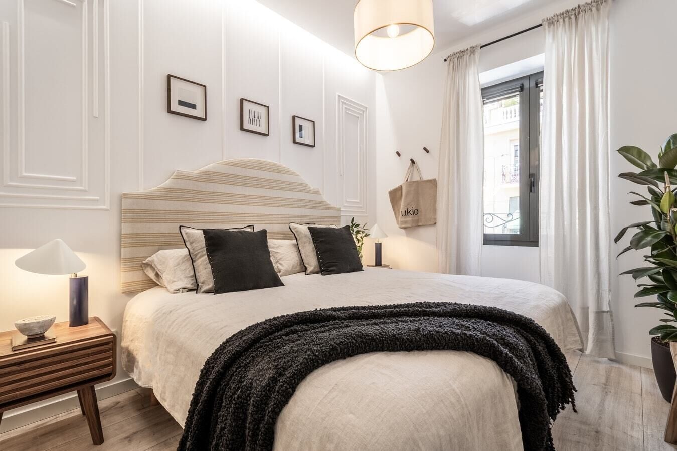 1 habitación, escritorio, tabla de planchar con plancha y wifi 