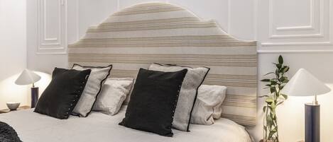 1 chambre, bureau, fer et planche à repasser, Wi-Fi