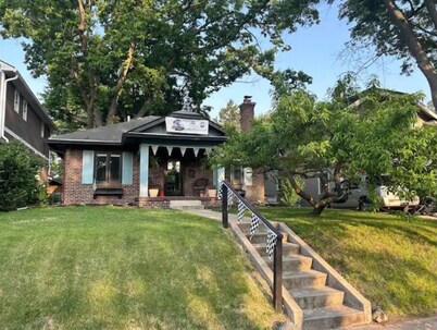 Cozy Sobro Bungalow in the heart of meridian kessler