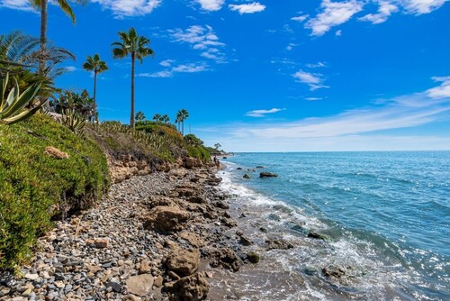 Beachfront Escape 3 Bed House - Stunning Sea Views