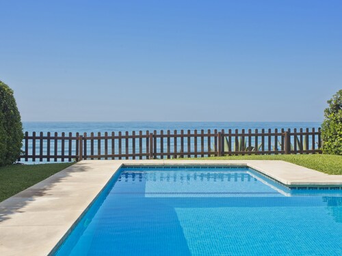 Charming and Modern Townhouse on the Beach