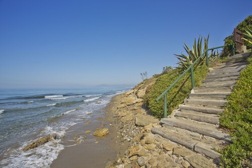 Charming and Modern Townhouse on the Beach