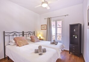 3 soveværelser, strygejern/strygebræt, internetforbindelse, sengetøj