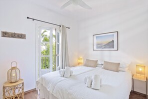 3 bedrooms, iron/ironing board, Internet, bed sheets