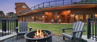 NEW! Mountainside Luxury Cottage 1—LOCATION! LOCATION!