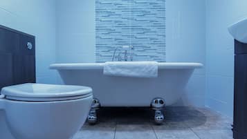 Shower, bidet, towels