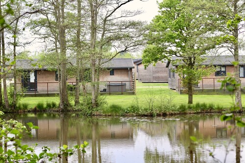 Lakeside Lodge - Warrenwood Country Park