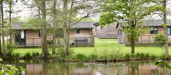 Lakeside Lodge - Warrenwood Country Park