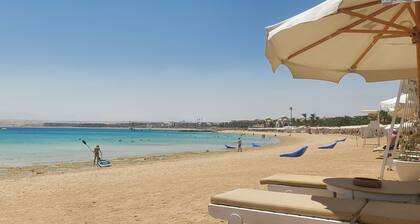 1 Bed Apartment with Pool, Garden, HotTub & PetsOk