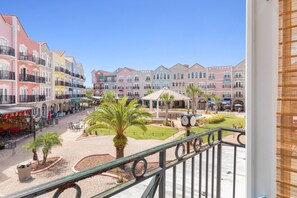 Property grounds - Cozy Stay with European Charm (Palm Coast)