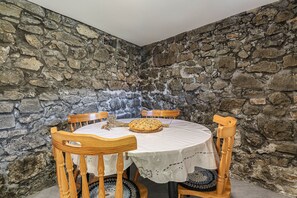 Dining - Vineyard Suite Kolpa Zupančič B, Stari Trg ob Kolpi, Slovenia (Stari Trg ob Kolpi)