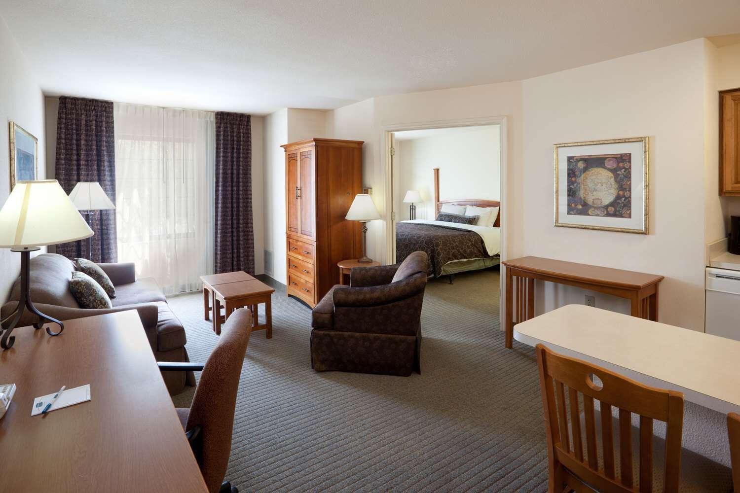 Two Comfortable 2br Suites W/ Full Kitchen | Outdoor Pool | Free Breakfast - San Antonio, TX