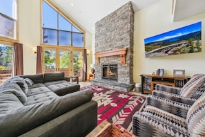 Smart TV, fireplace, DVD player, foosball - 5Br Mountain Home, Hot Tub, Walk-to-Trails, 9 Beds, Game Room, Dog Friendly and Fully Fenced (South Lake Tahoe)