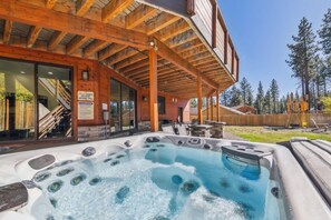 Bain à remous extérieur