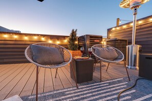 Terrace/patio - Summer rooftop deck, gourmet kitchen, parking near Broadway & Gulch (Nashville)