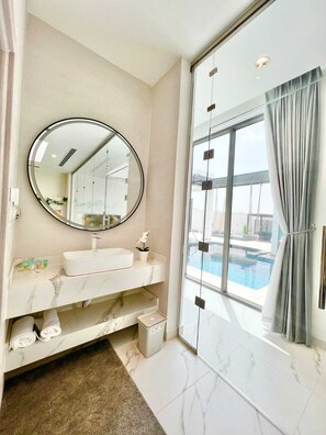 Towels, soap, shampoo, toilet paper