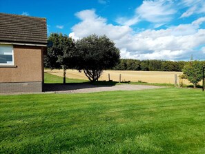 Property grounds - Muirton Cottage - Rural Bliss (Angus)