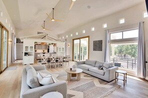 TV, fireplace, offices