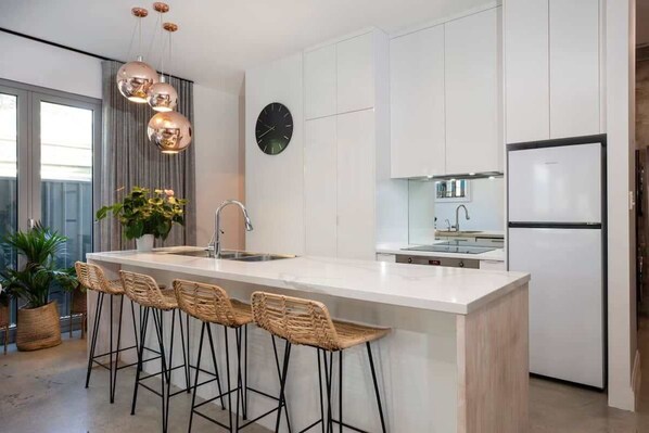 Fridge, microwave, oven, stovetop