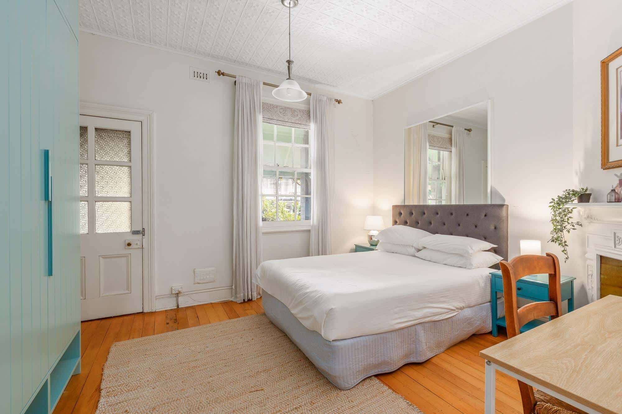 3 bedrooms, desk, iron/ironing board, WiFi