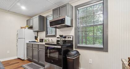 Bear Cub Retreat/New/Sleeps 3