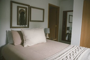 1 bedroom, desk, iron/ironing board, free WiFi