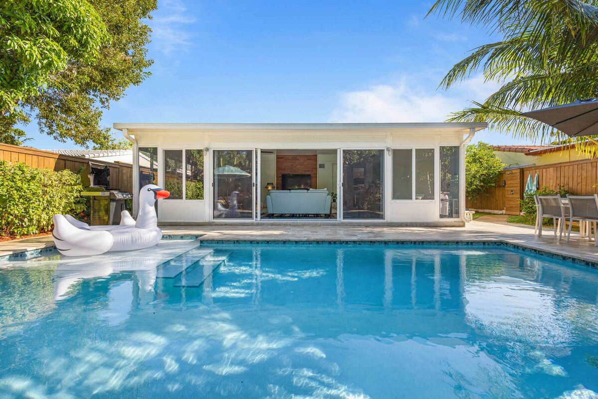 Casa Limon, Stunning Pool, 10 Mins to the Beach