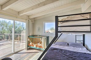 5 bedrooms, iron/ironing board, free WiFi, bed sheets - Newly renovated pool at the Modern Western Villa! (Tucson)