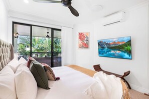 3 habitaciones, tabla de planchar con plancha y cuna de viaje 