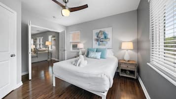 2 slaapkamers, een bureau, een strijkplank/strijkijzer, gratis wifi