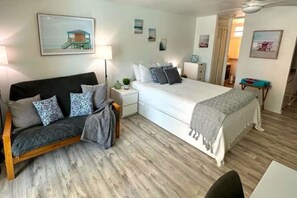 Bügeleisen/Bügelbrett, Reisekinderbett, WLAN, Bettwäsche