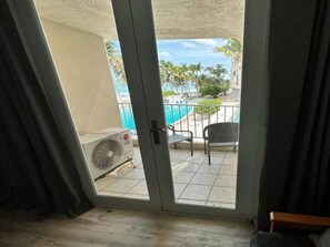 Interior - Poolside Oceanfront Pool Beach Ocean View Balcony Parking (San Juan)