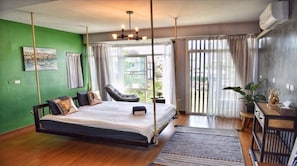 Deluxe Studio | Memory foam beds, laptop workspace, blackout drapes, soundproofing - arbors homestay (Chiang Mai)